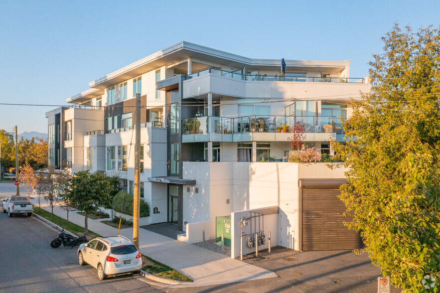 918 Kingsway, Vancouver, BC à vendre - Photo du bâtiment - Image 3 de 6