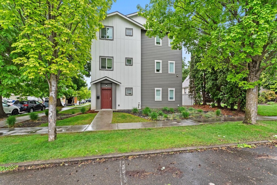 930 E Sharp Ave, Spokane, WA à vendre - Photo du bâtiment - Image 2 de 4
