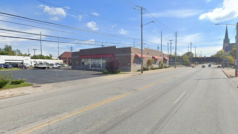 8003 Broadway Ave, Cleveland, OH à vendre - Photo du bâtiment - Image 2 de 2