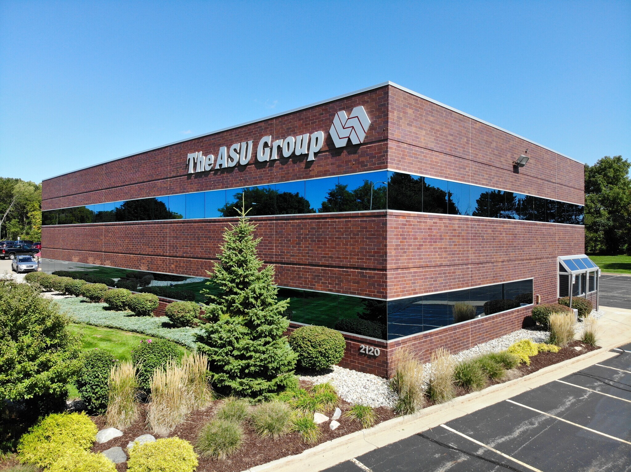 2120 University Park Dr, Okemos, MI for sale Primary Photo- Image 1 of 7
