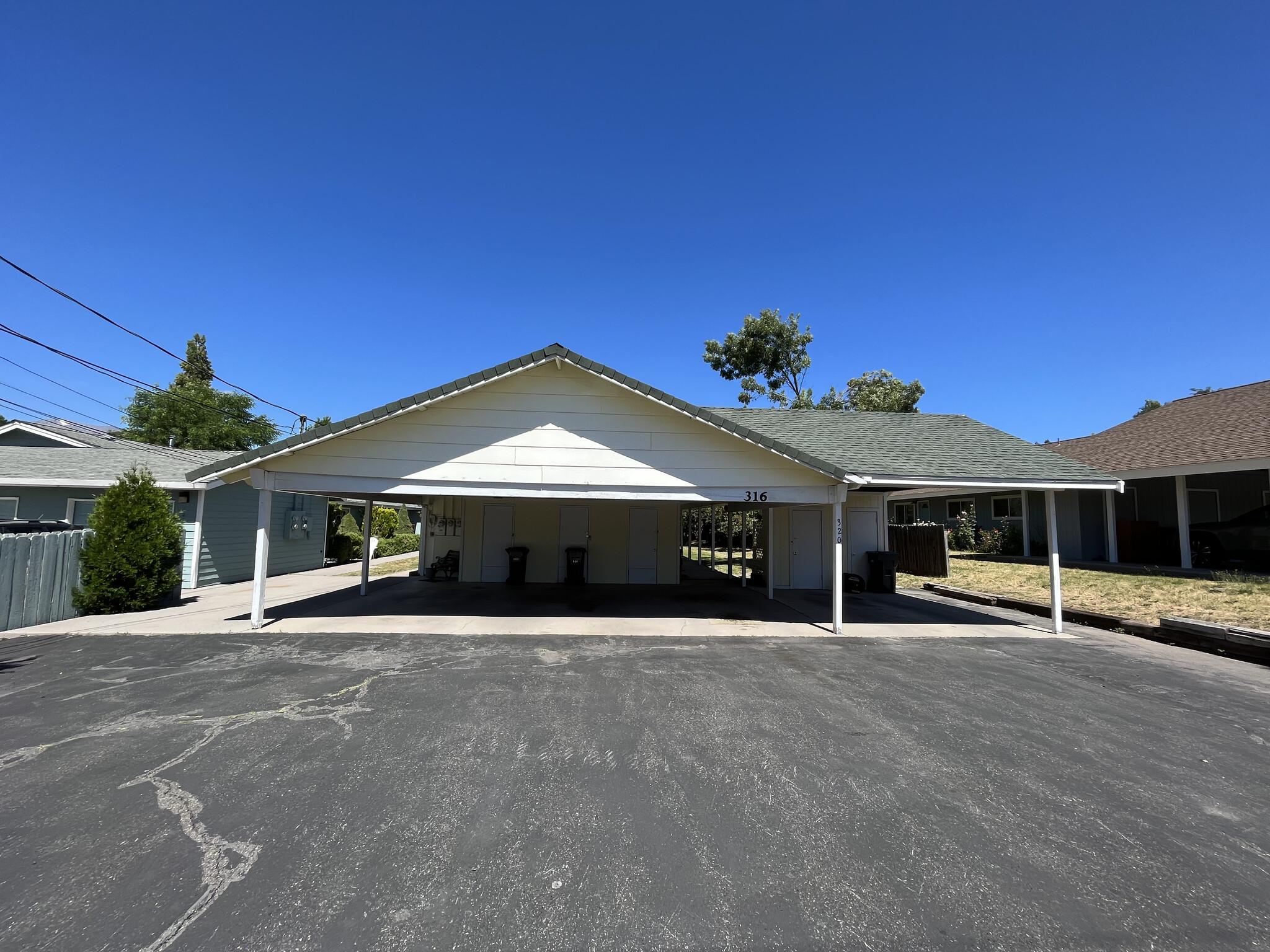 316 E Ivy St, Mount Shasta, CA for sale Primary Photo- Image 1 of 1