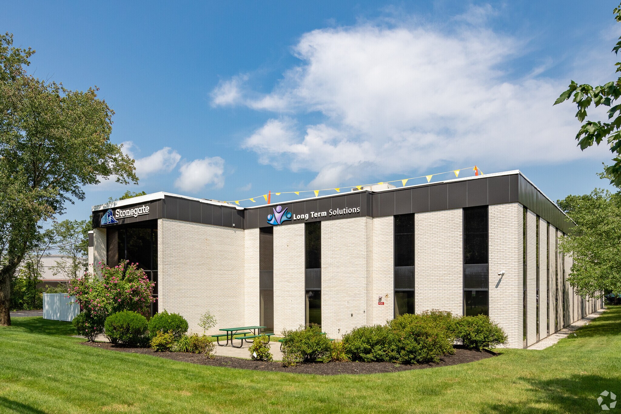 235 W Central St, Natick, MA à louer Photo du bâtiment- Image 1 de 8