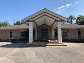 100 Sunset Ln, Shalimar, FL for lease Building Photo- Image 1 of 10