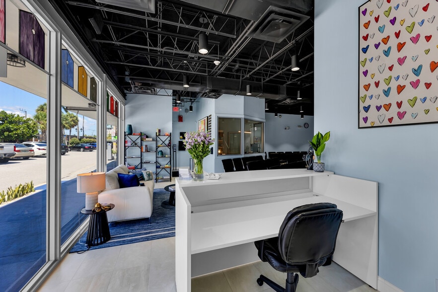 3331 NE 32nd St, Fort Lauderdale, FL for sale - Interior Photo - Image 3 of 10