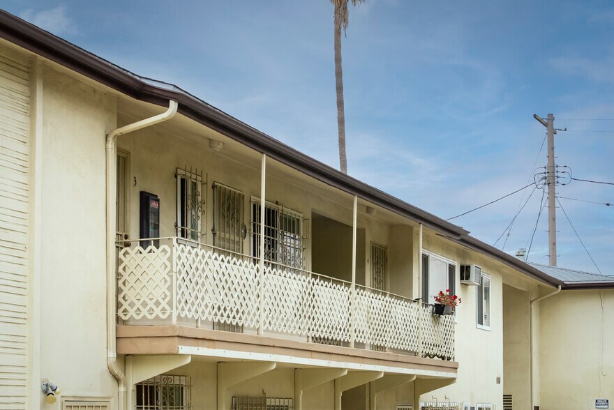 919 N Oxford Ave, Los Angeles, CA à vendre - Photo du bâtiment - Image 3 de 8