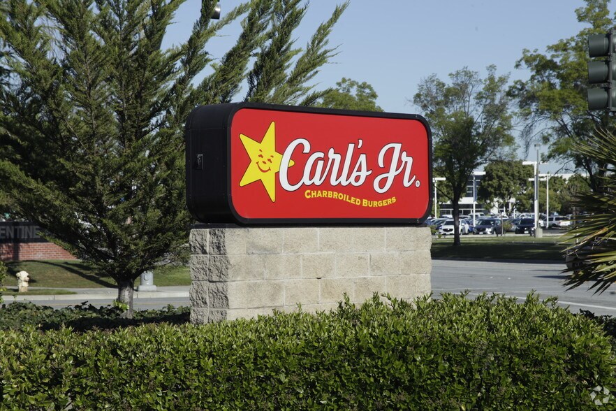 39901 Balentine Dr, Newark, CA à louer - Photo du bâtiment - Image 2 de 7