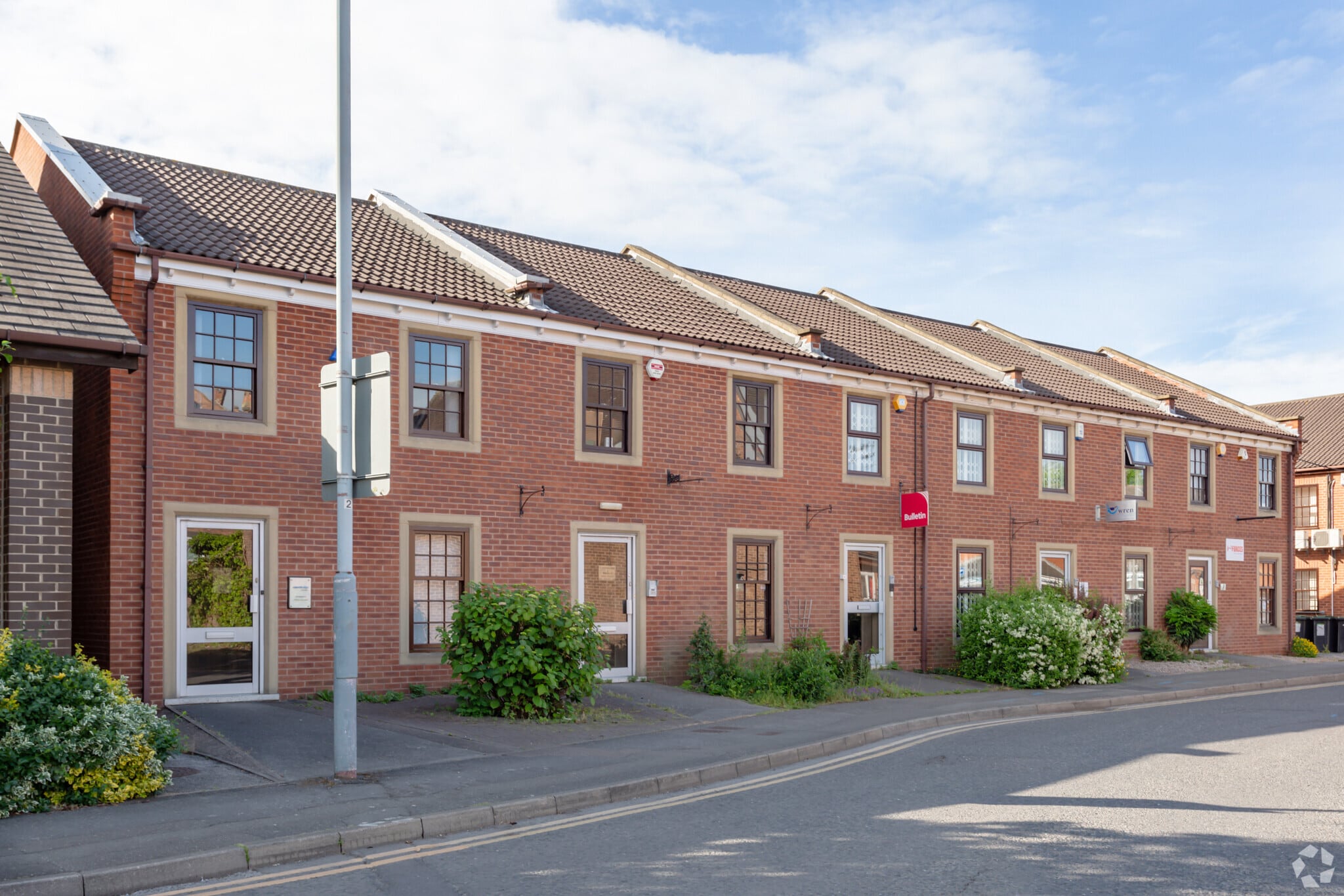 2-10 Cross St, Beeston for lease Primary Photo- Image 1 of 3