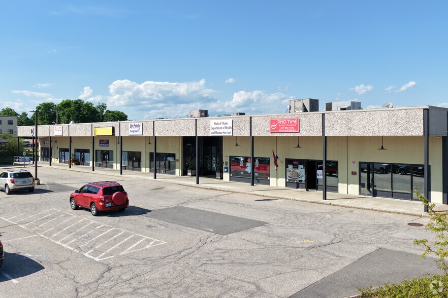 890-896 Main St, Sanford, ME for lease - Building Photo - Image 2 of 3