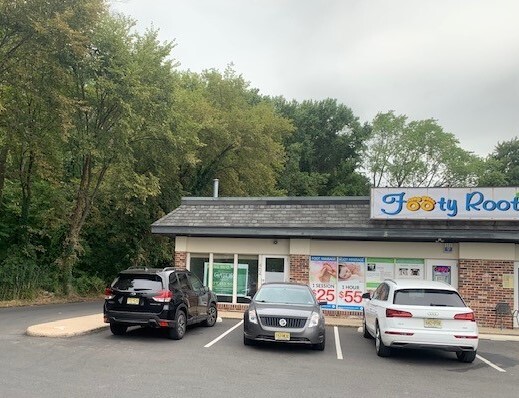 404 Marlton Pike E, Cherry Hill, NJ for lease - Building Photo - Image 2 of 7