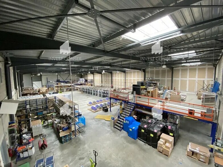 4 Rue Ampère, Magny-en-Vexin for lease - Building Photo - Image 3 of 8