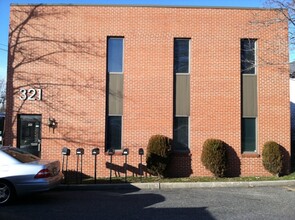 321 Main St, Woodbridge, NJ for lease Building Photo- Image 2 of 4