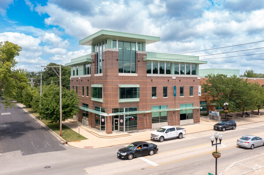 801 W Main St, Peoria, IL for sale - Building Photo - Image 1 of 1