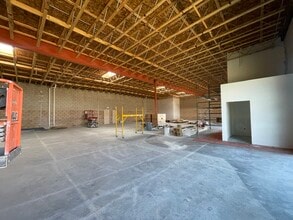 1133 W Avenue J12, Lancaster, CA for lease Interior Photo- Image 2 of 23