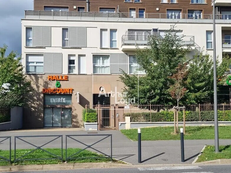 Office in Lognes for lease - Building Photo - Image 1 of 5