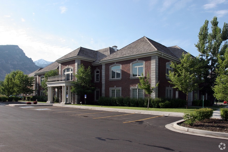 3650 N University Ave, Provo, UT à vendre - Photo du bâtiment - Image 2 de 22