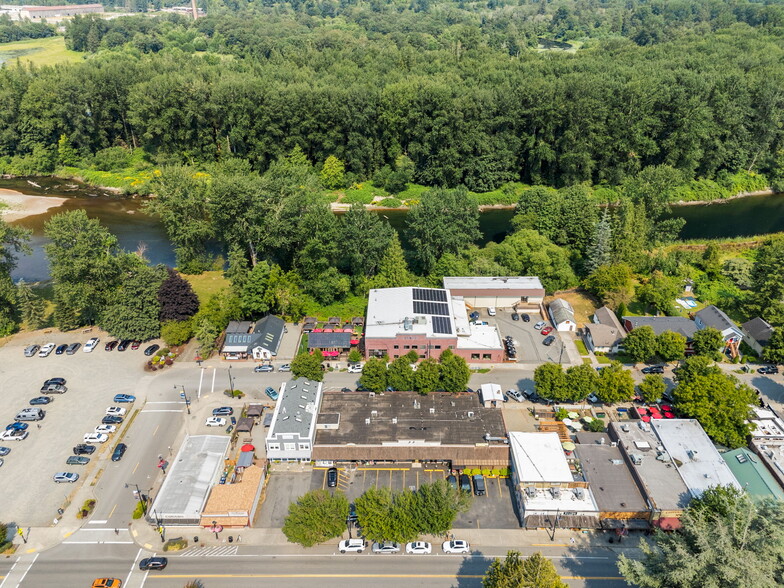 8030 Railroad Ave SE, Snoqualmie, WA à vendre - A rien - Image 3 de 4