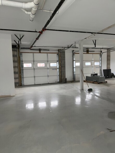 207 N Front St, Allentown, PA for lease - Interior Photo - Image 2 of 7