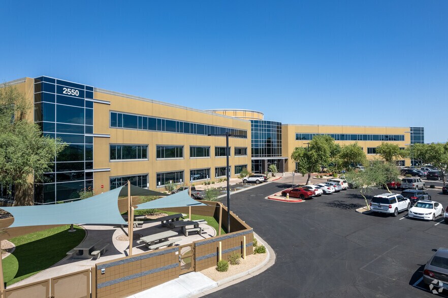 2550 W Union Hills Dr, Phoenix, AZ à louer - Photo principale - Image 1 de 4