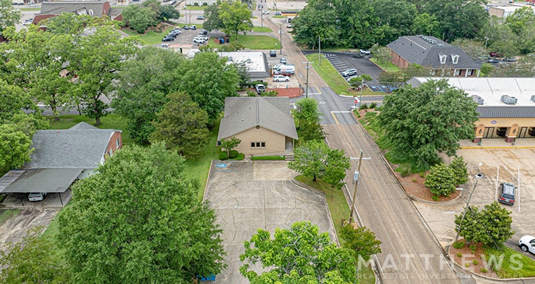927 N 15th Ave, Laurel, MS à vendre - Photo du bâtiment - Image 3 de 3