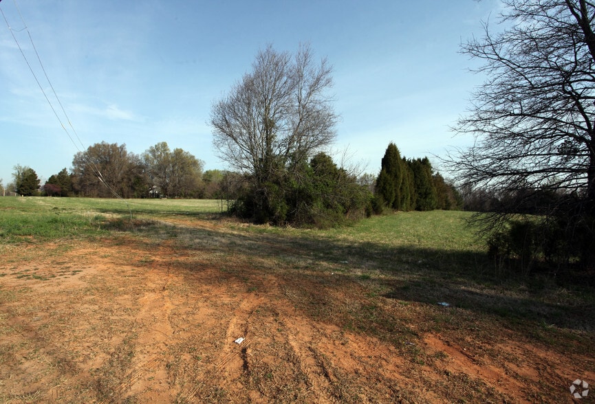 17002 Davidson- Concord Rd, Davidson, NC for sale - Primary Photo - Image 1 of 11