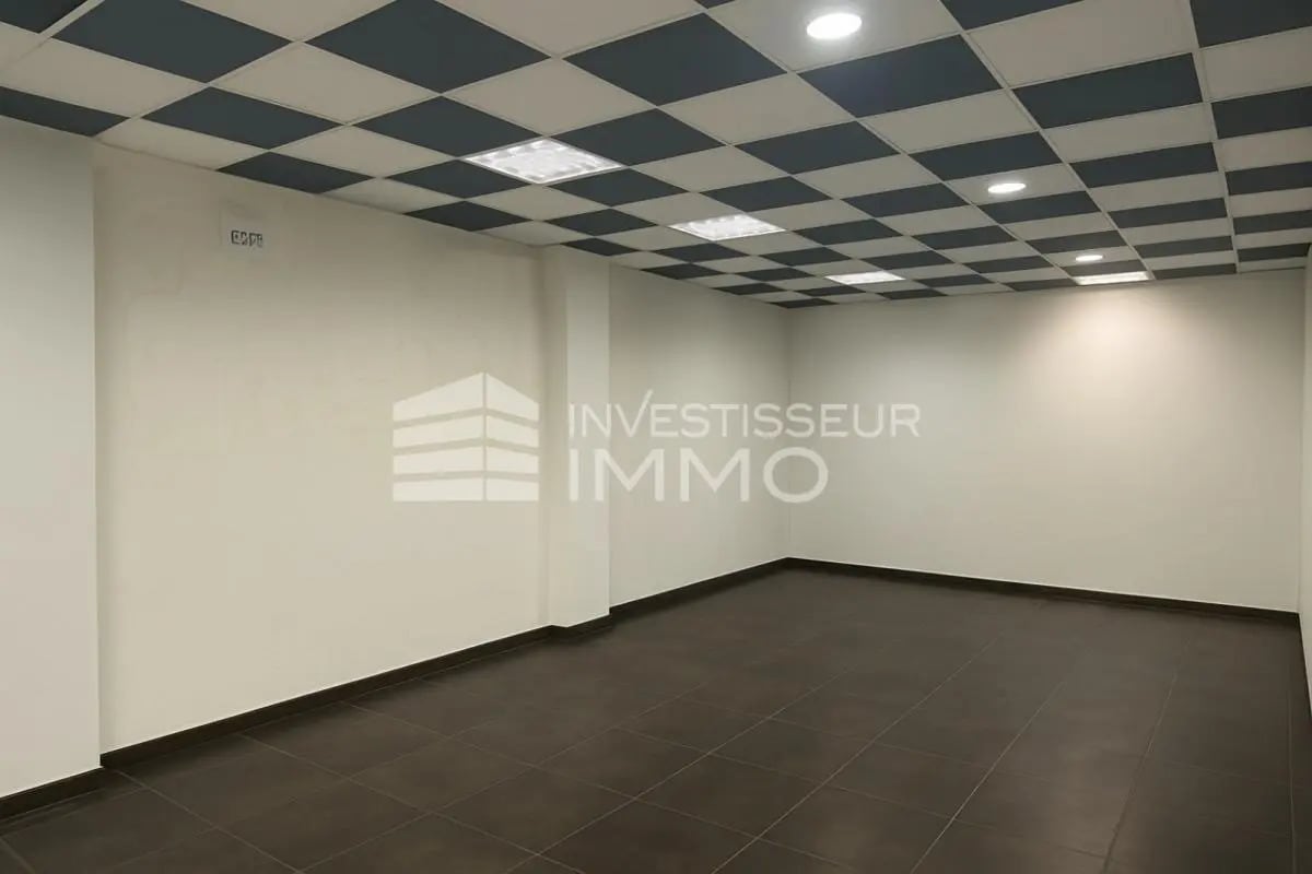 Industrial in Paris for lease Interior Photo- Image 1 of 5