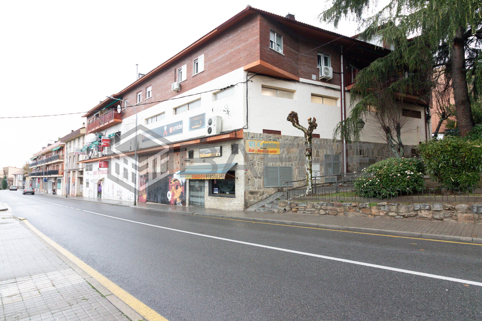 Retail in Collado Mediano, Madrid for sale Primary Photo- Image 1 of 3