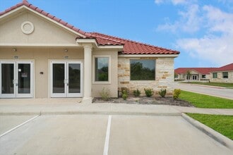 2743 Smith Ranch Rd, Pearland, TX for lease Interior Photo- Image 1 of 20