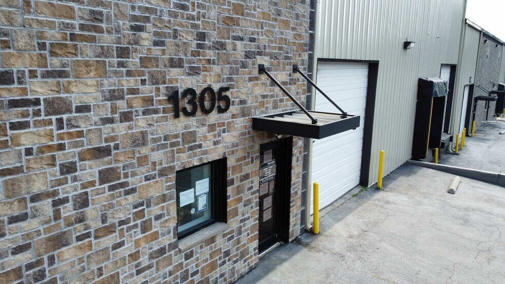 1301-1317 Transport Dr, Raleigh, NC à louer - Photo du bâtiment - Image 3 de 10