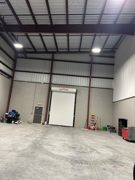 4200 31st St N, Saint Petersburg, FL for lease - Interior Photo - Image 3 of 7