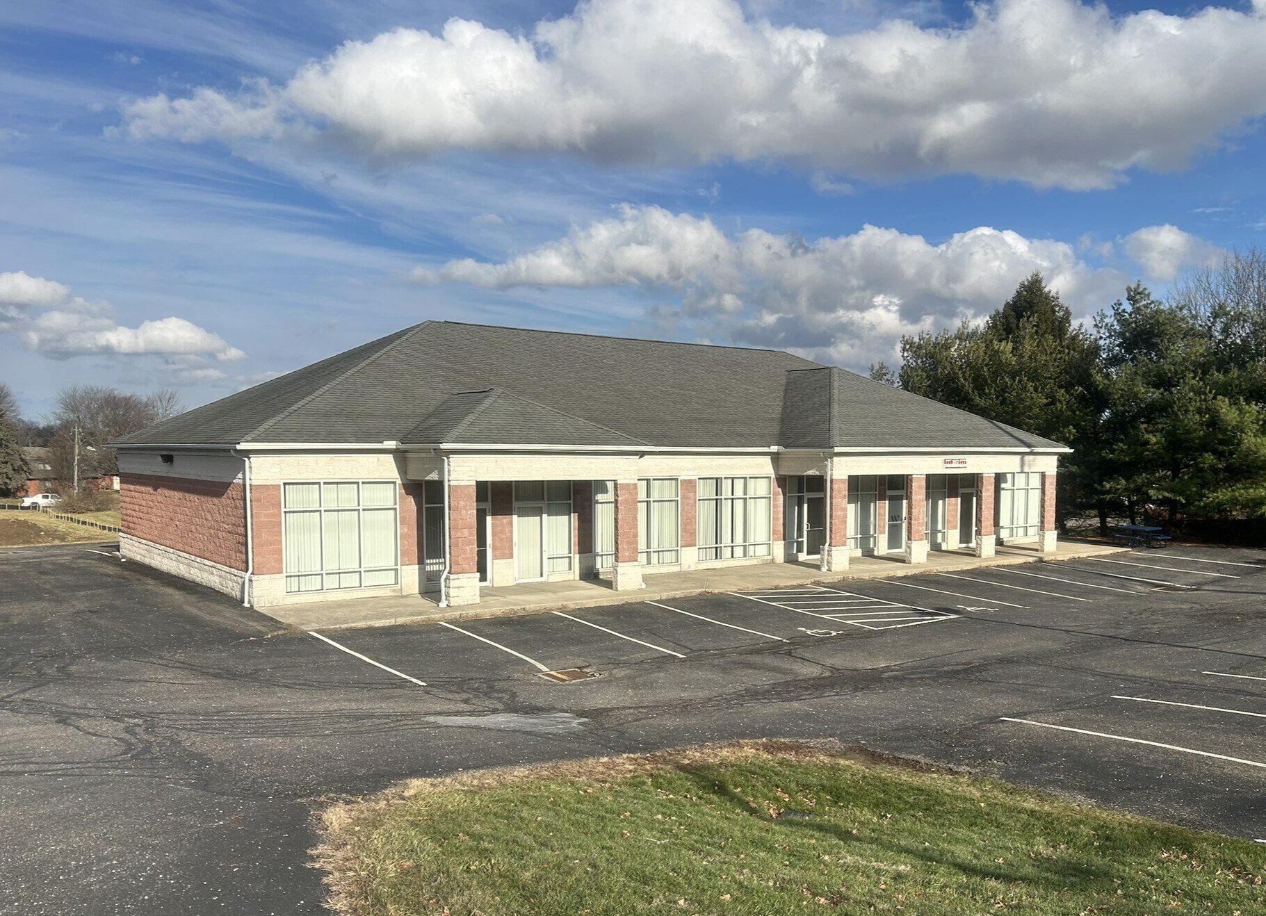 906 Sharon Valley Rd, Newark, OH for lease Primary Photo- Image 1 of 27