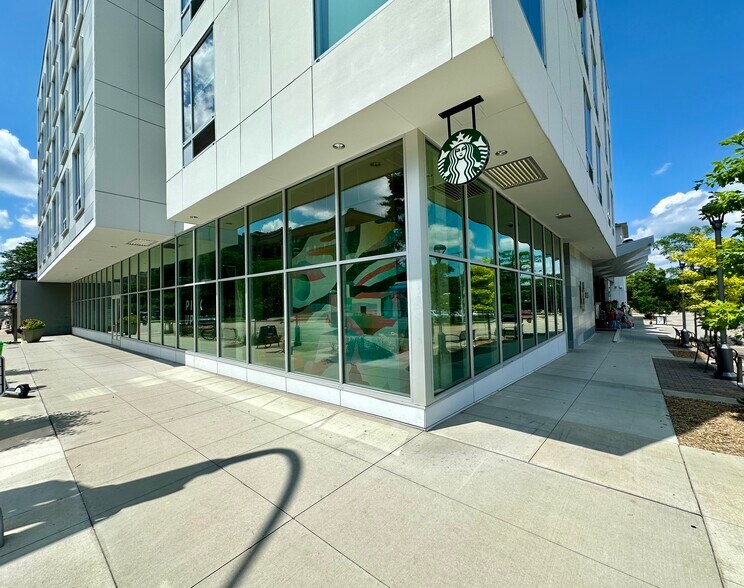 1101 2nd St SW, Rochester, MN à louer - Photo du bâtiment - Image 2 de 15