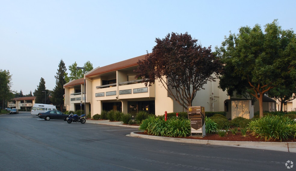 1620 Oakland Rd, San Jose, CA à louer - Photo du bâtiment - Image 2 de 4