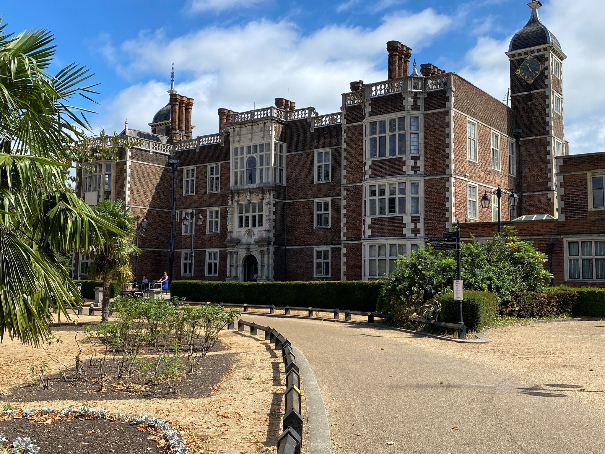 Charlton Rd, London for lease Primary Photo- Image 1 of 7