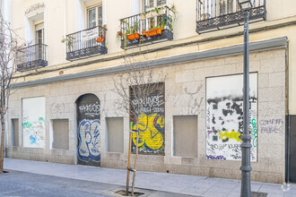 Retail in Madrid, MAD for lease Interior Photo- Image 2 of 2