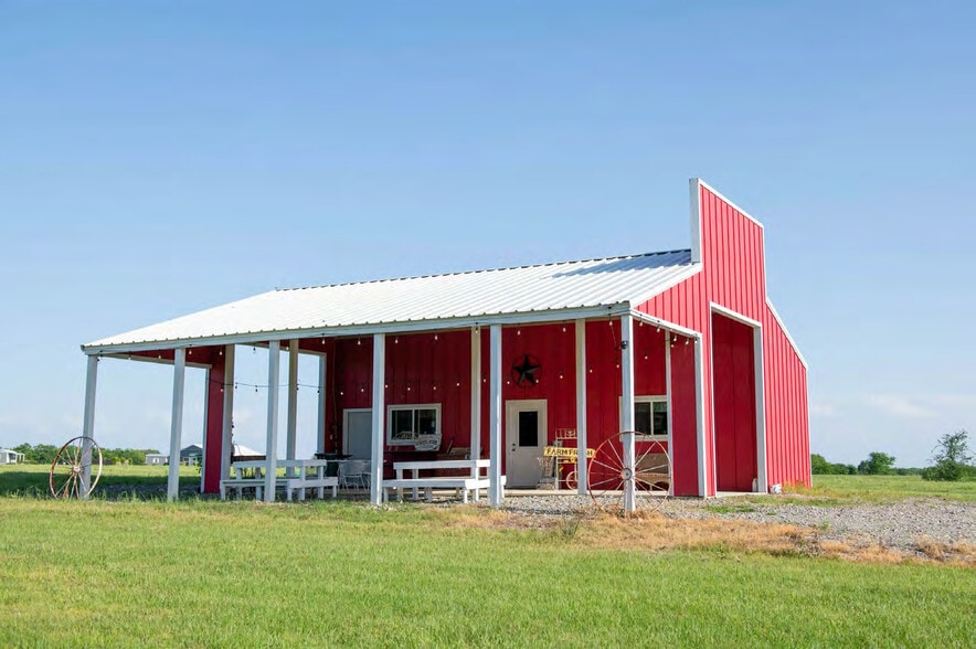 The Barn Inn At Durant portfolio of 2 properties for sale on LoopNet.ca - Building Photo - Image 2 of 8