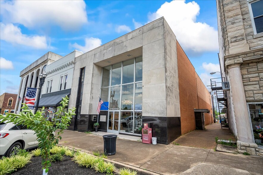 111 W Commerce St, Lewisburg, TN for sale - Building Photo - Image 2 of 67