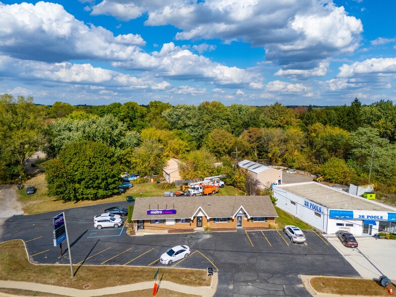 2473-2517 E Grand River Ave, Howell, MI for sale - Aerial - Image 1 of 18