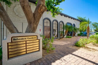 8160 E Butherus Dr, Scottsdale, AZ à louer Photo du bâtiment- Image 2 de 9