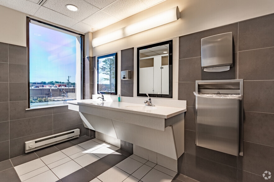 291 Independence Blvd, Virginia Beach, VA à louer - Photo intérieure - Image 3 de 16