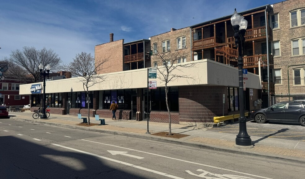 1724 W Lawrence Ave, Chicago, IL à louer - Photo du bâtiment - Image 3 de 4