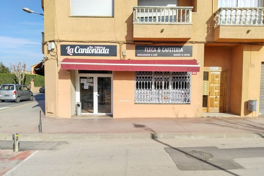 Immeuble residentiel dans Sant Pere Pescador, Gerona à vendre - Photo du bâtiment - Image 3 de 4