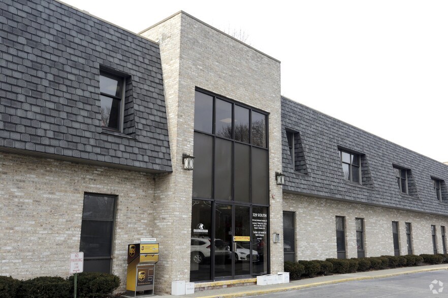 329 Belleville Ave, Bloomfield, NJ à louer - Photo du bâtiment - Image 3 de 4