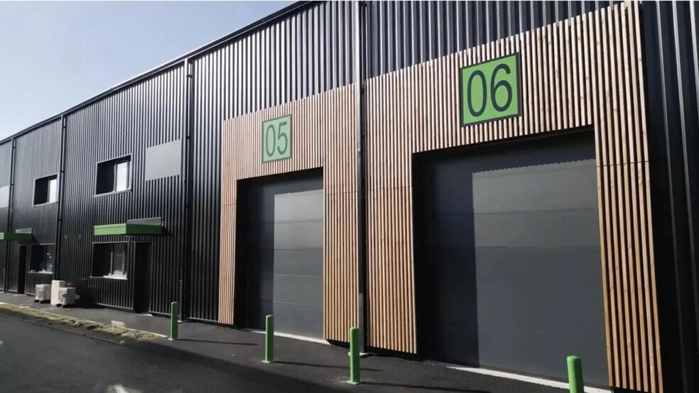 Flex dans Chambray-lès-Tours à louer - Photo du bâtiment - Image 2 de 9