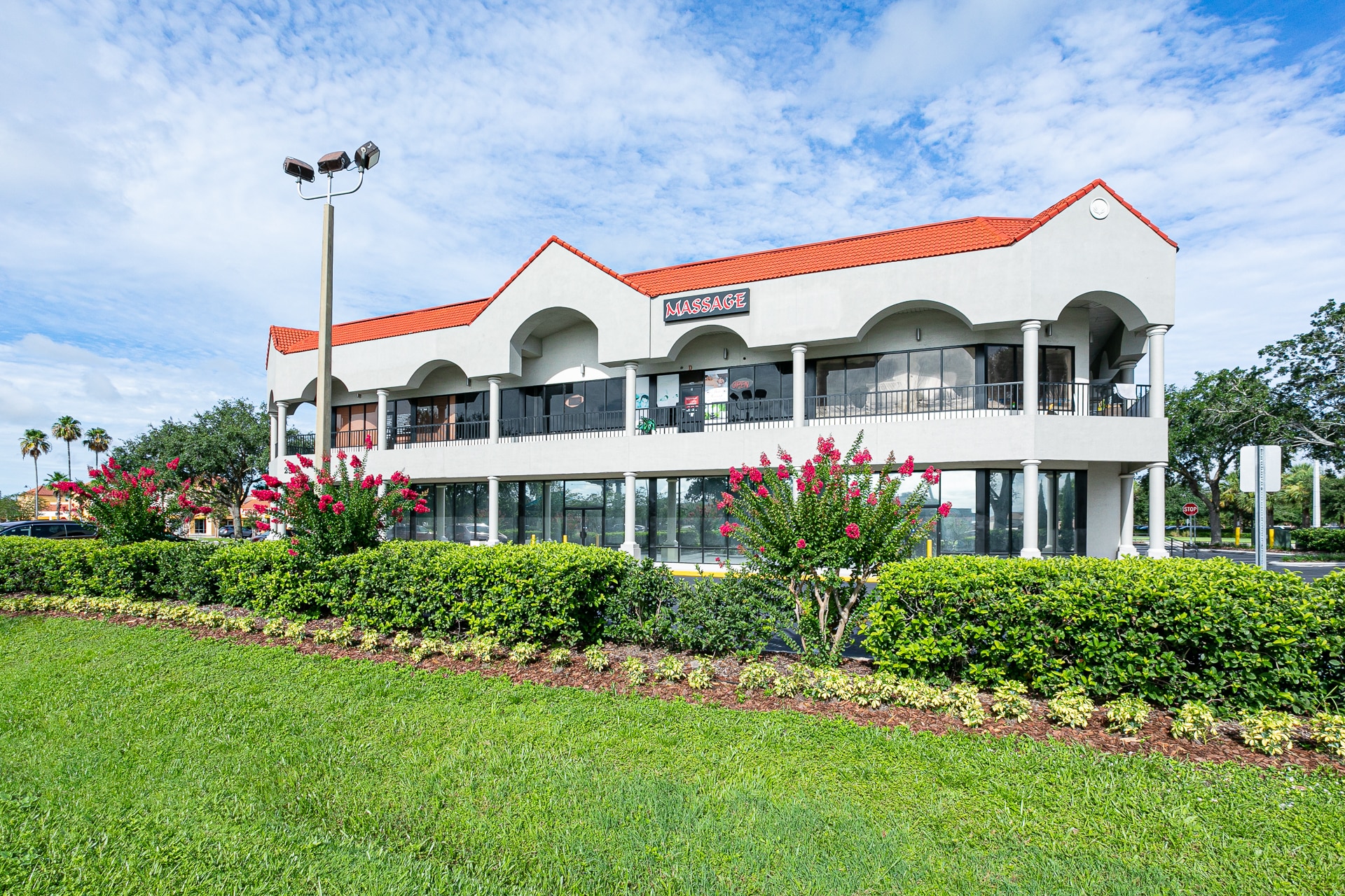 2956-2960 Vineland Rd, Kissimmee, FL for lease Primary Photo- Image 1 of 16