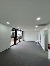 1301 South Park Dr, Kernersville, NC à louer Photo intérieure- Image 1 de 12