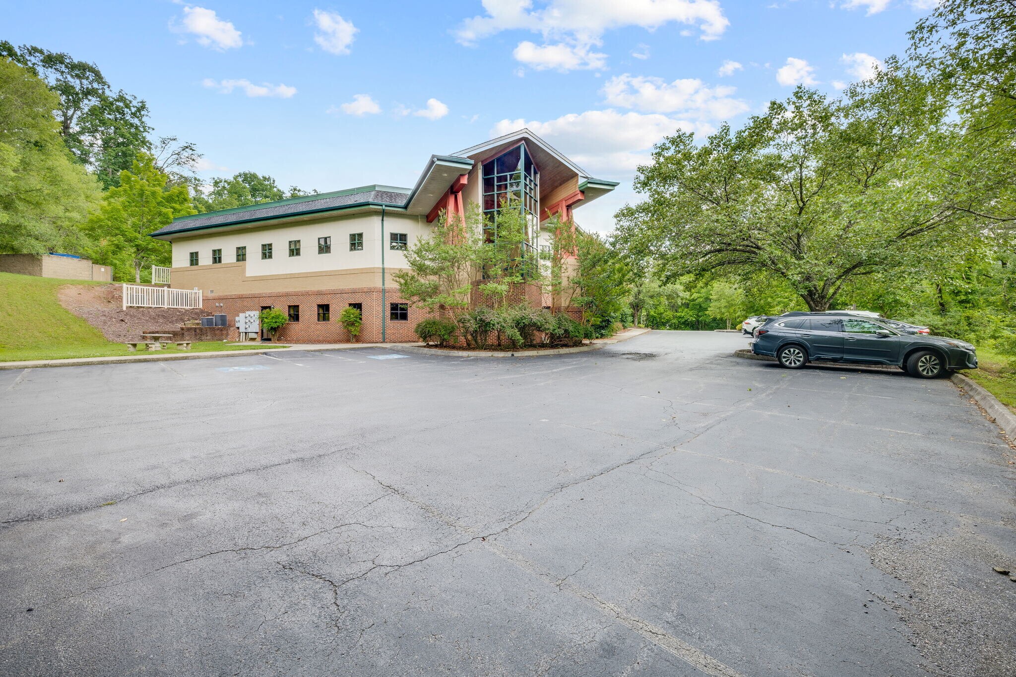 2025 Meadowview Pky, Kingsport, TN for lease Building Photo- Image 1 of 19