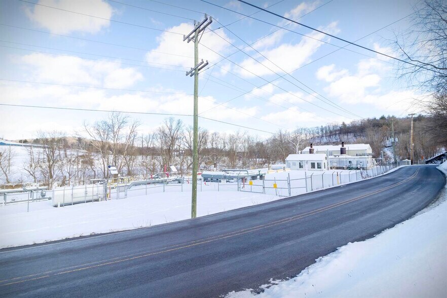 141 Elm Dr, Waynesburg, PA à vendre - Photo du bâtiment - Image 2 de 8