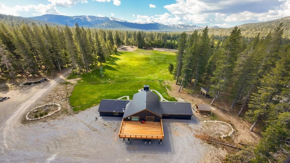 804 Fiberboard Rd rd, Sierraville, CA à vendre - Photo du bâtiment - Image 2 de 22