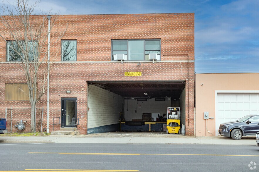 66-70 Randall Ave, Rockville Centre, NY à louer - Photo du bâtiment - Image 3 de 7