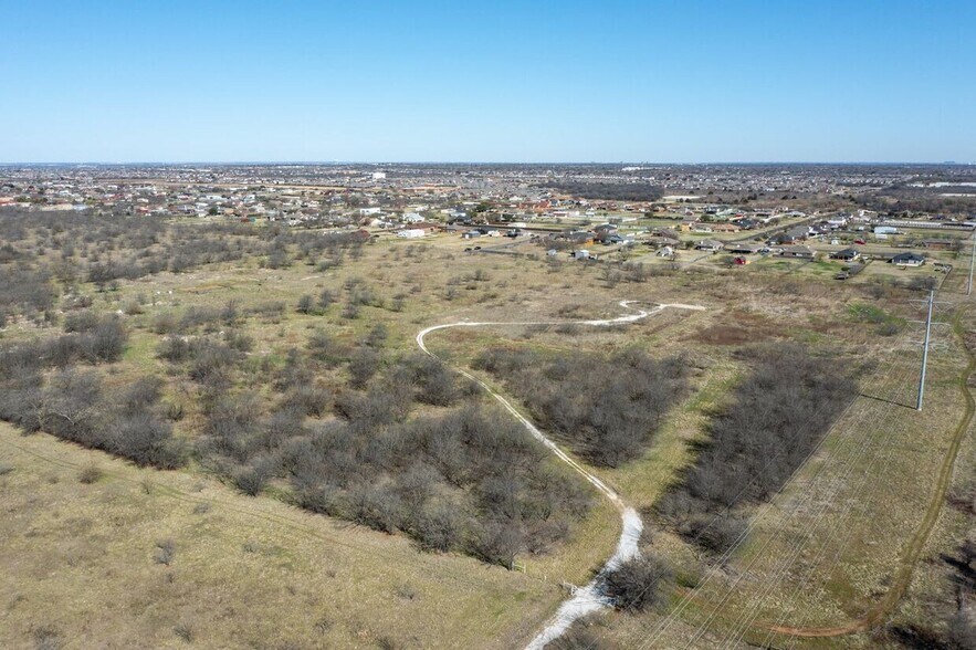 1015 N Crowley Rd, Crowley, TX à vendre - Photo du bâtiment - Image 1 de 7